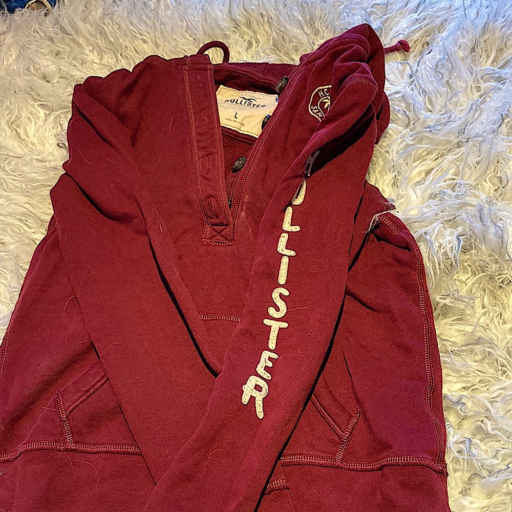 Hollister sweet shirt with adjustable buttons